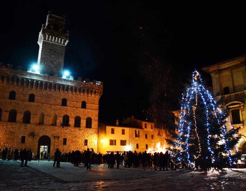 Cum se obișnuiește să sărbătorim Râul Nou în Italia, tradiții: cum se sărbătorește Râul Nou în Italia.  Cum să sărbătorim Râul Nou în Italia Râul Nou în Italia pentru copii