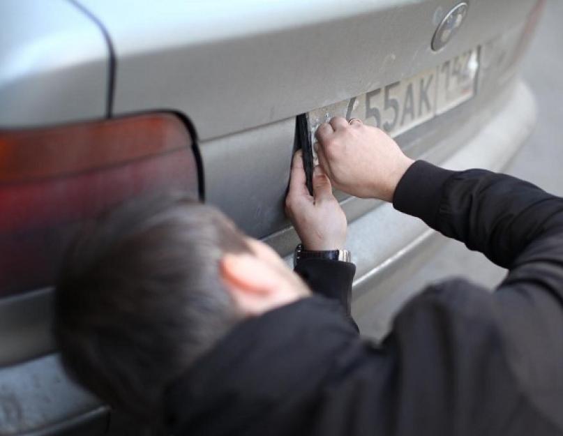 Управління автомобілем незареєстрованим у встановленому порядку.  Який штраф передбачається за їзду без номерних знаків