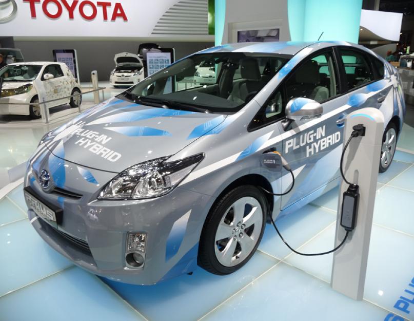Toyota Prius hibrid mühərrikinin robot texnikasının prinsipi.  